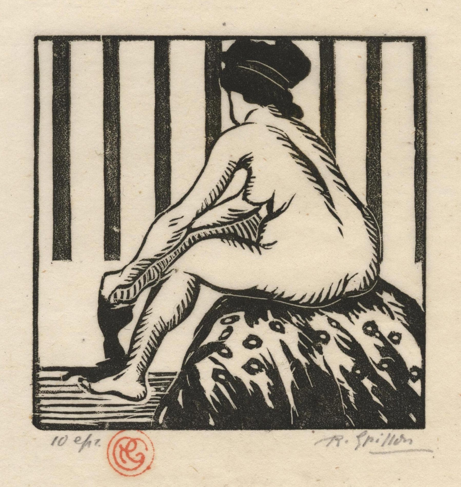 Femme nue enfilant son bas