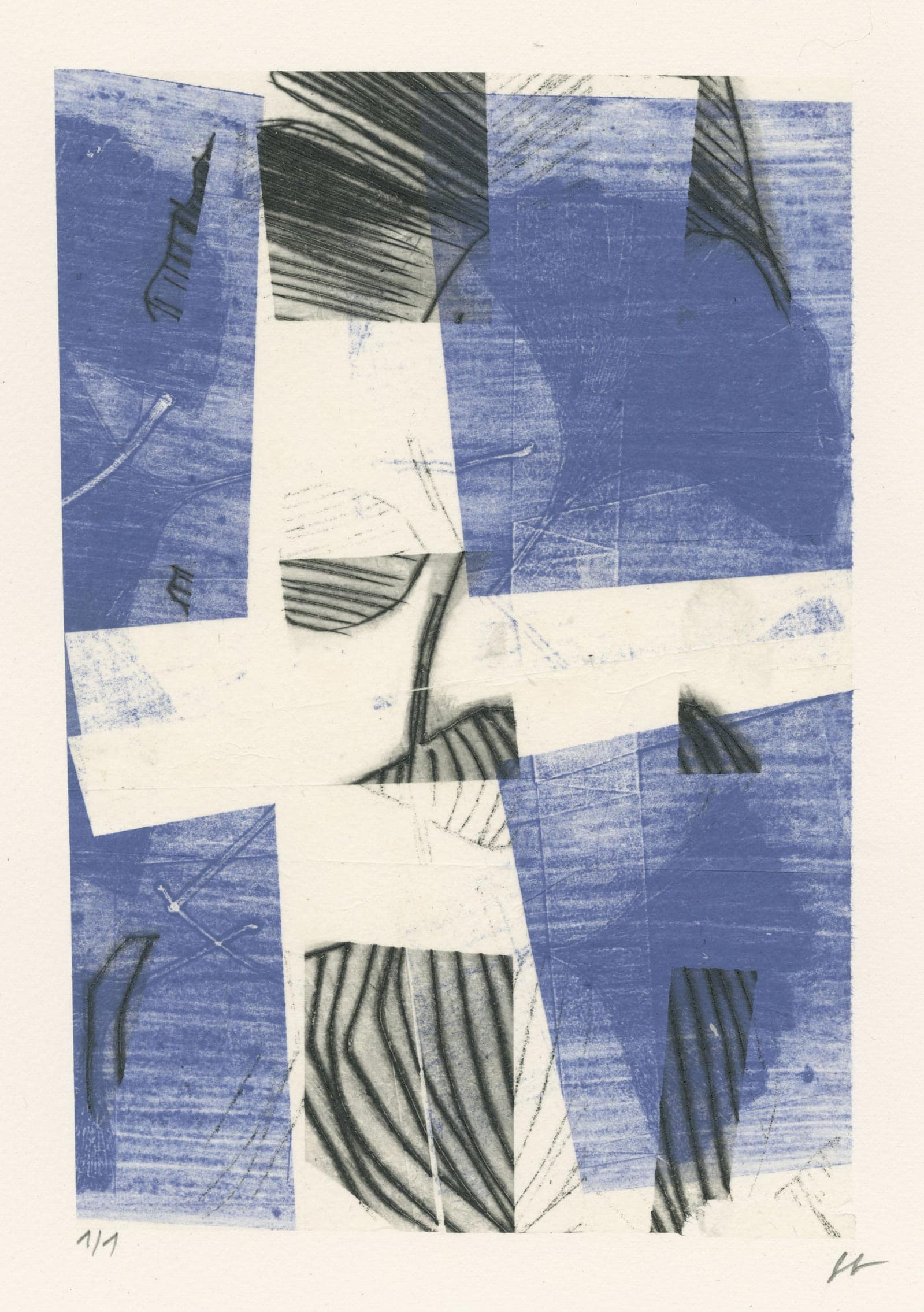 Folding and ginkgo biloba leaves in blue, grey and black