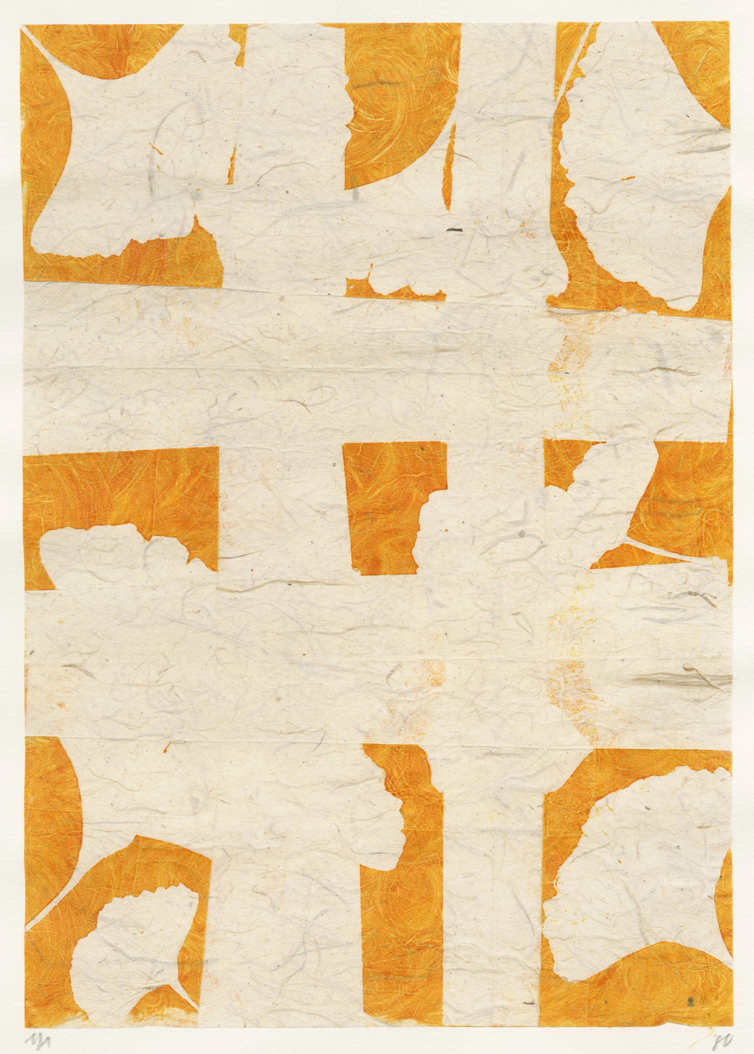 Pliage et empreintes de feuilles de ginkgo biloba en orange