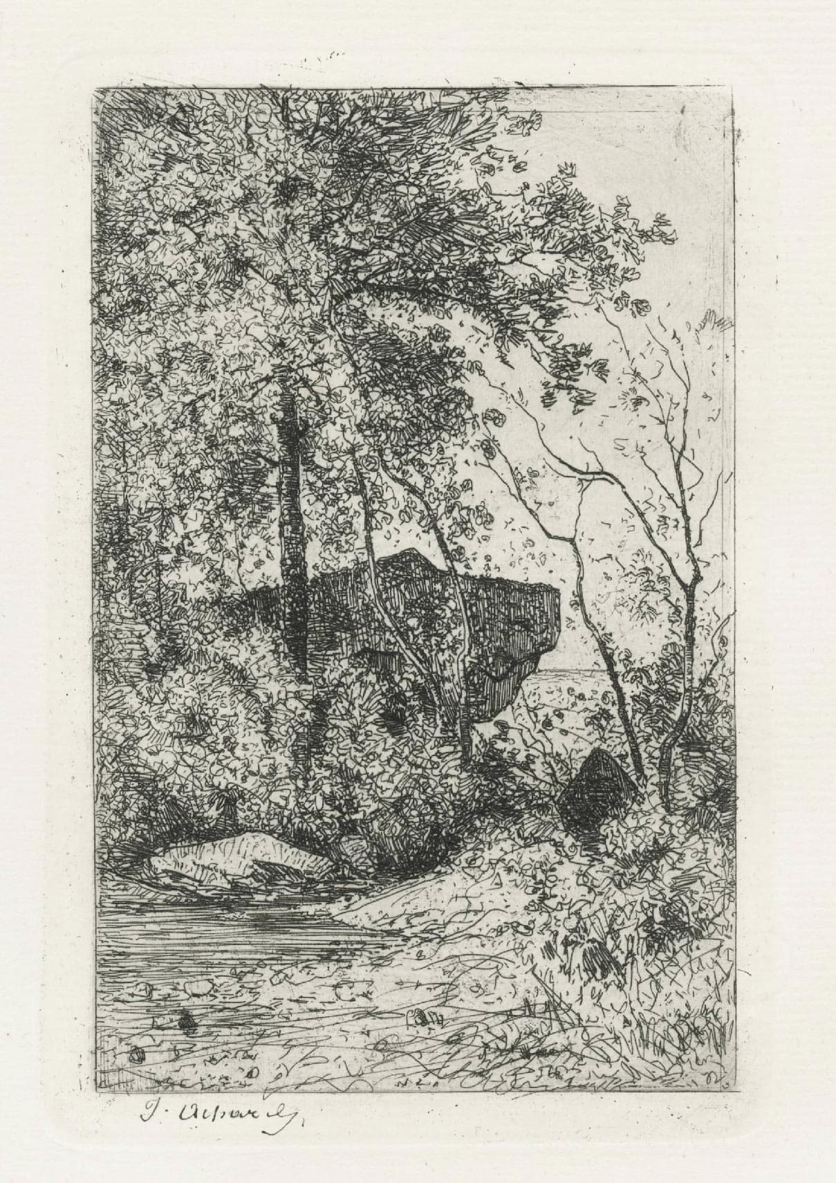 Une grosse roche au milieu, une masse d’arbres et de l’eau à gauche