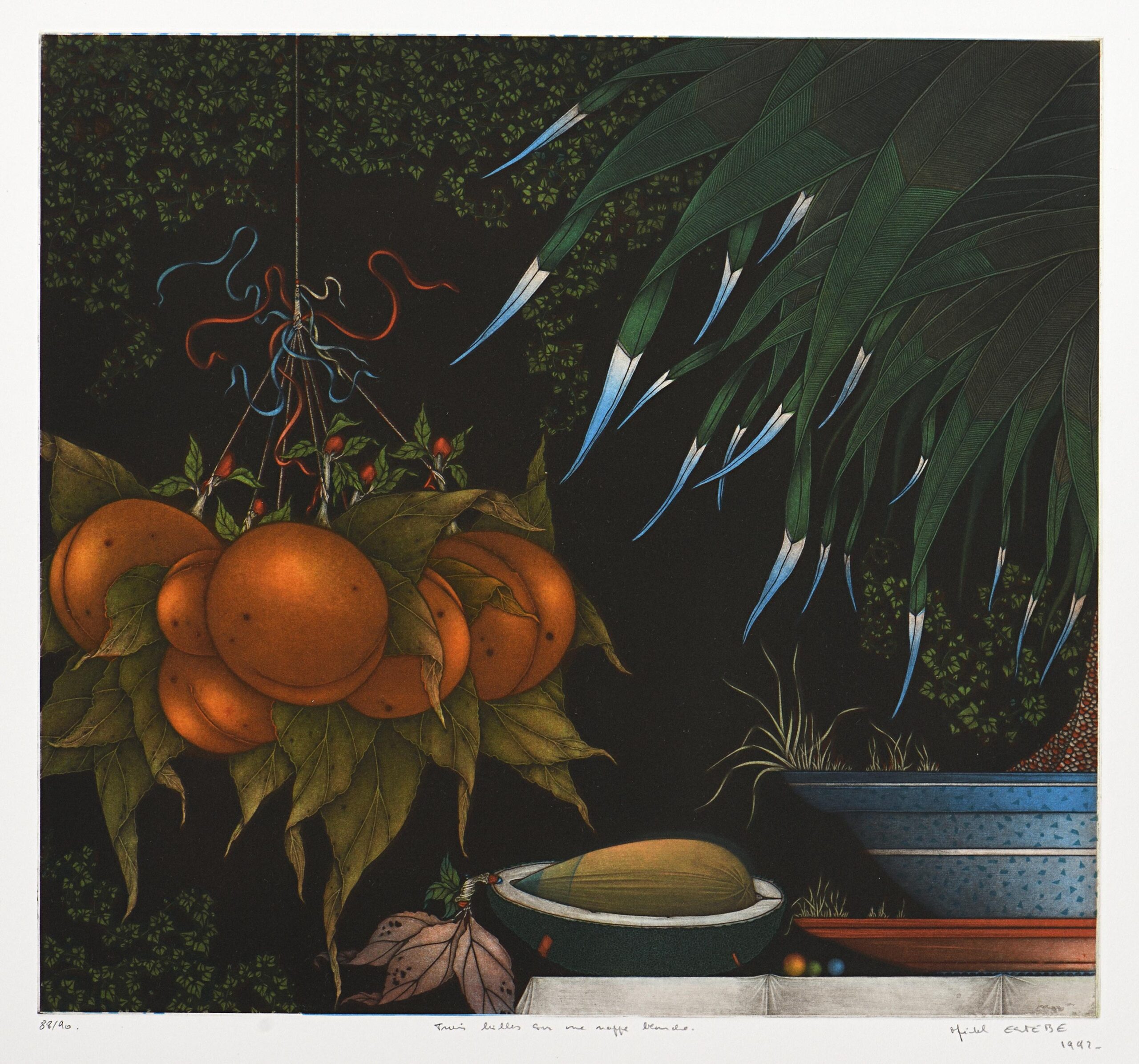 Trois billes sur une nappe blanche